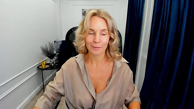 Sinty_Devis live cam on StripChat