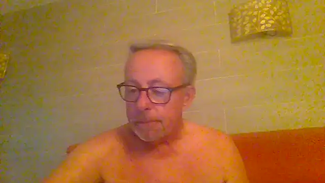 tuggy59 live cam on StripChat