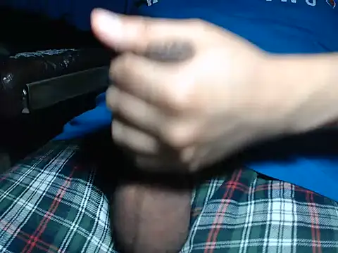 luishotlatino94 live cam on StripChat