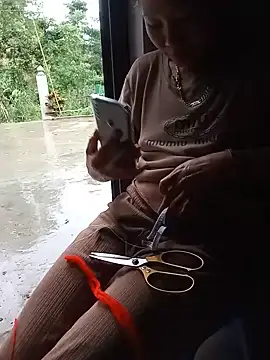 30yearr live cam on StripChat