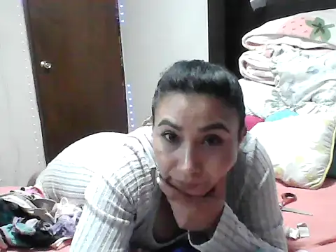 AnaisColly1 live cam on StripChat