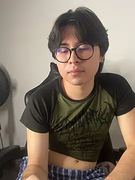 _Tommy_7 live cam on StripChat