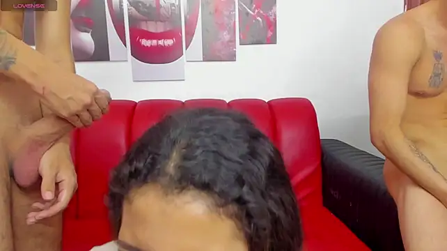 Extreme_Team8 live cam on StripChat