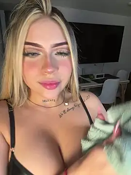 MiaWhitePink_