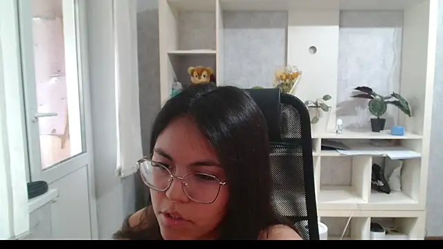 Anda_here live cam on StripChat