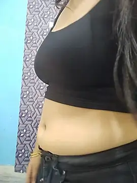 Queen_Rosyy live cam on StripChat