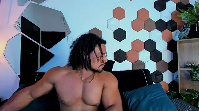 MikeEstevess live cam on StripChat