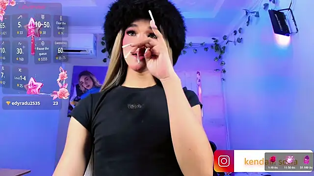 Sophiaa_doll_ live cam on StripChat