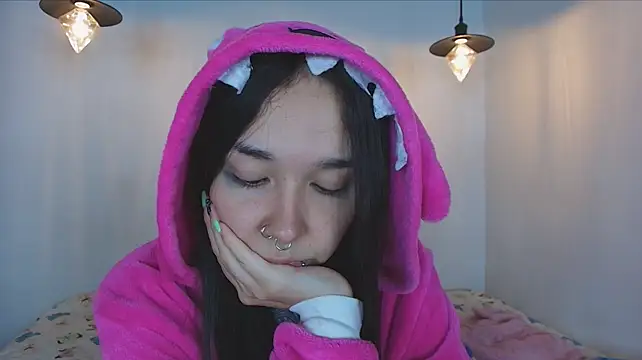 alien_eyes09 live cam on StripChat
