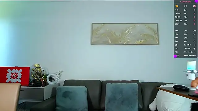 MinaGloww webcam