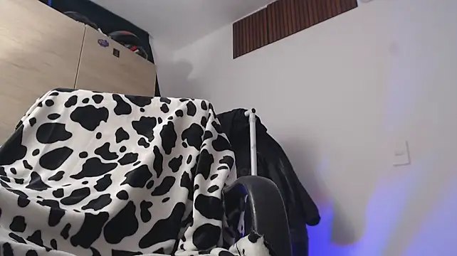 chomelo6 live cam on StripChat