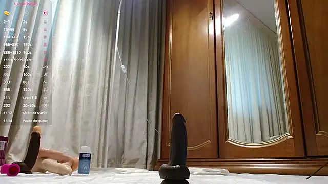 Crazy1One live cam on StripChat
