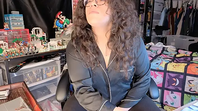 ShinyCherub live cam on StripChat