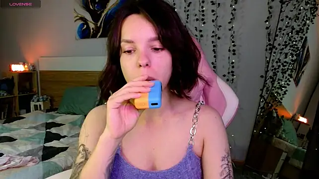 Maya_Campbell live cam on StripChat