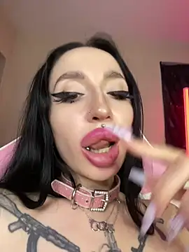 Molly__Moon live cam on StripChat