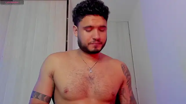AUSTINN_TORRES live cam on StripChat
