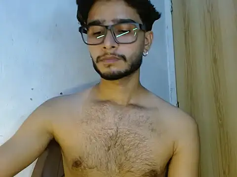 CoralN live cam on StripChat