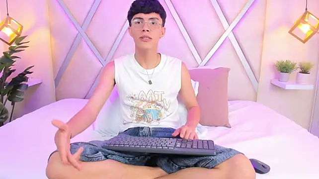ErickDelRio live cam on StripChat