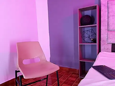 Hey_Noaah live cam on StripChat
