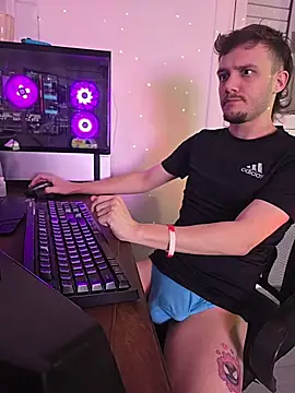 BoyWithToys1 live cam on StripChat