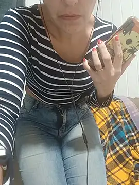 Lupita_sol live cam on StripChat