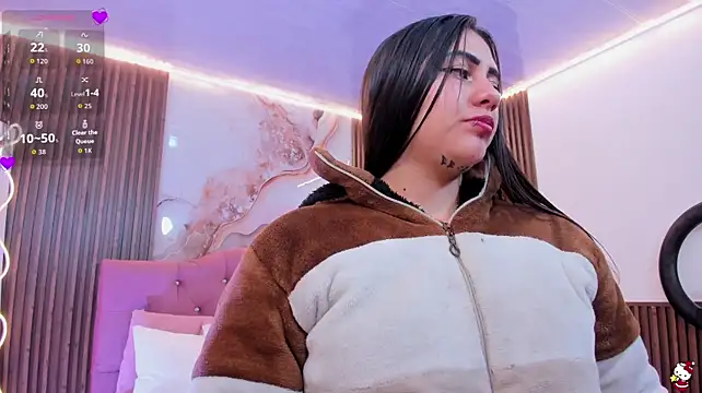 Kiara_tay live cam on StripChat