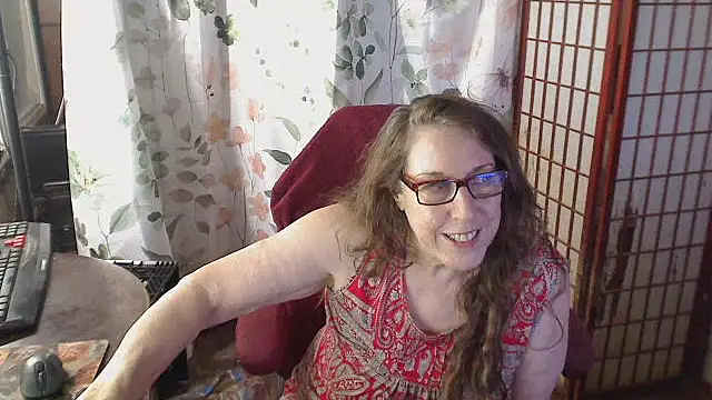 Ireallysquirt live cam on StripChat