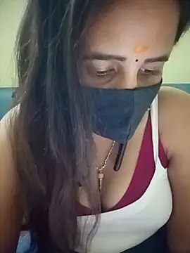 Tamil_Rani- live cam on StripChat