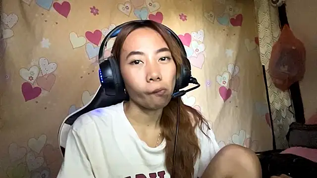 PiaSwida live cam on StripChat