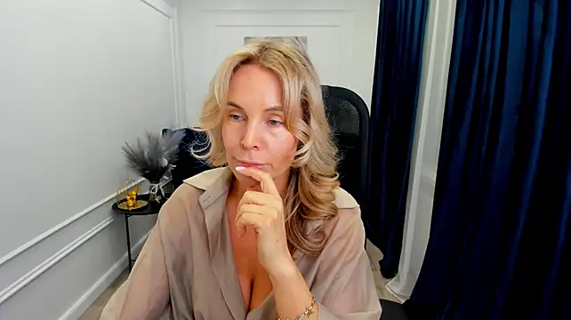 Sinty_Devis live cam on StripChat