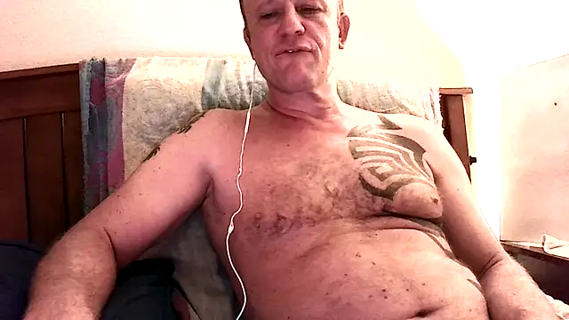Yournaughty live cam on StripChat