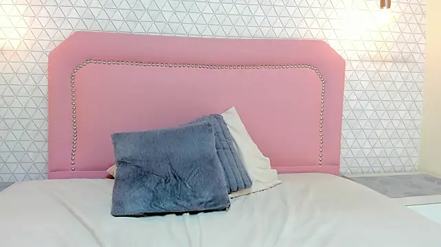 TAYLORMEYER1 live cam on StripChat