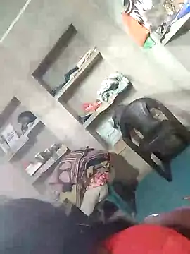Loomaraj live cam on StripChat