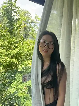 xiaozz-001 Live Webcam on Stripchat