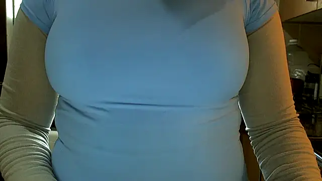 NewBeginnings8 live cam on StripChat