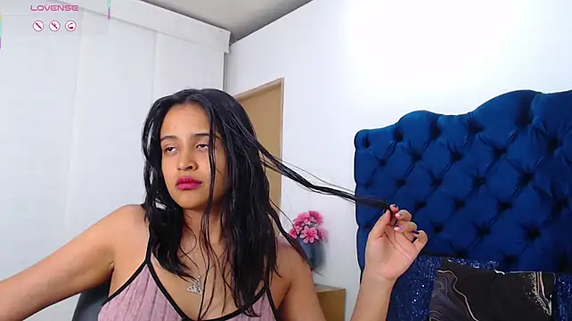 Lili666_ live cam on StripChat