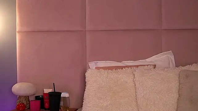 AlmaLuv live cam on StripChat