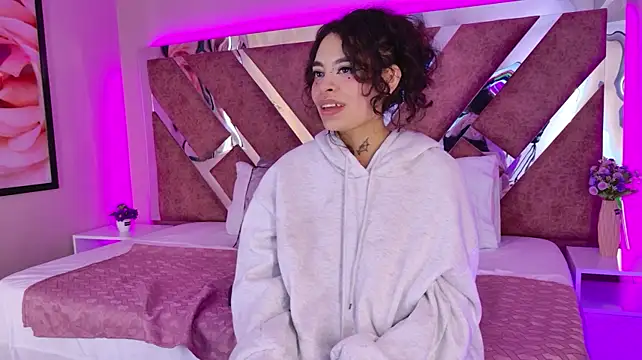 KatherineGomez live cam on StripChat