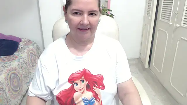 leonela_69 live cam on StripChat