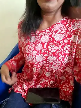 Navya6879 live cam on StripChat