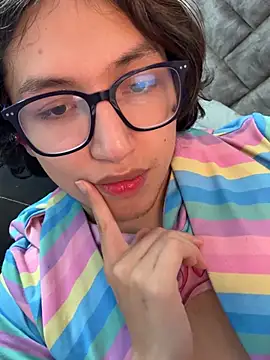 -BlueOpal- live cam on StripChat