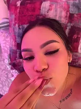 amber_white15 live cam on StripChat