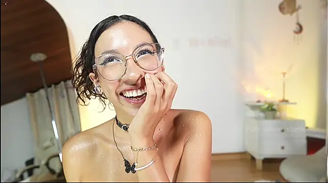 selene_starkk live cam on StripChat
