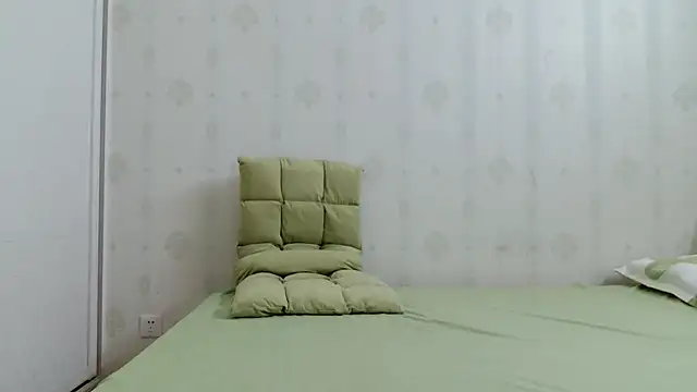coco-LL live cam on StripChat