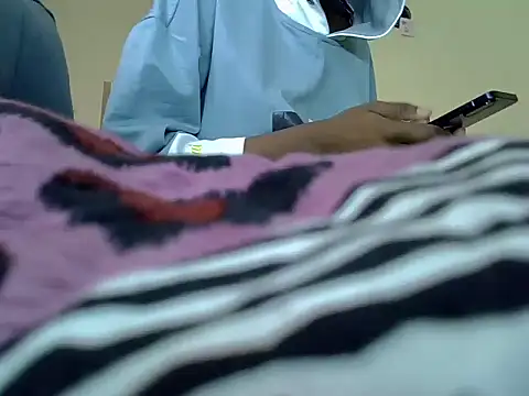 fine-ebonie live cam on StripChat