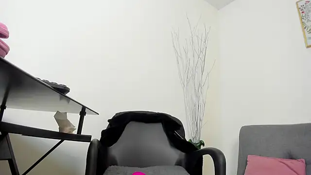 Lizeth_White_ live cam on StripChat