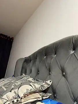 Crazy_Orgasm live cam on StripChat