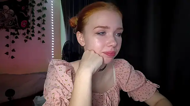 EngelFlood live cam on StripChat
