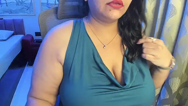 tarivishu11 live cam on StripChat