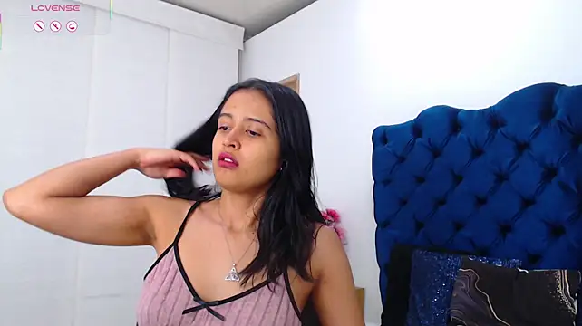Lili666_ live cam on StripChat